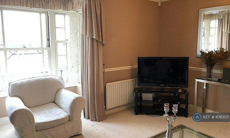 2 Bedroom Flat In Mo...