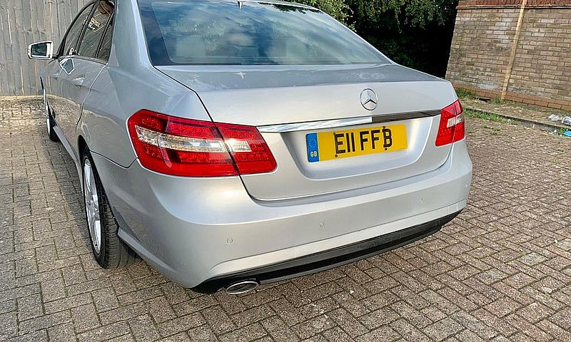 Mercedes-Benz E Clas...