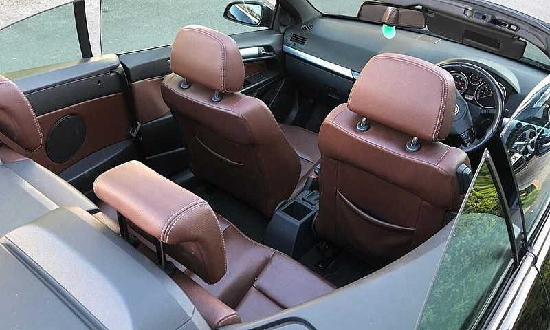 Vauxhall Astra Twint...