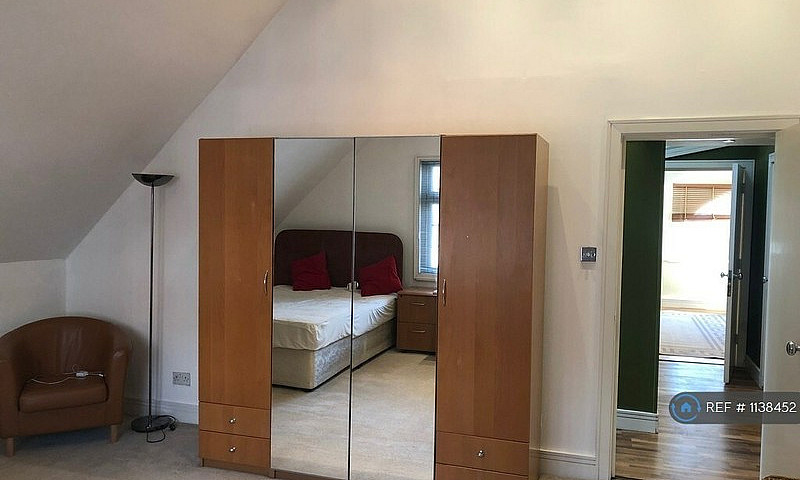 2 Bedroom Flat In Mo...