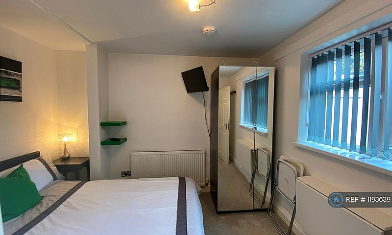 1 Bedroom In Arlesco...