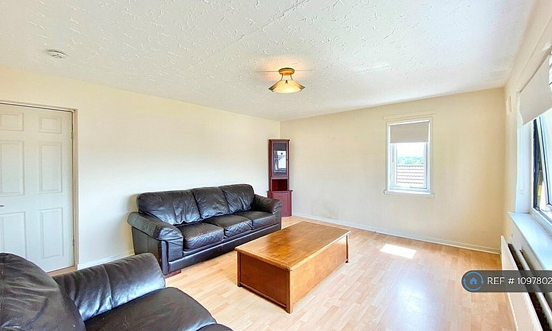 3 Bedroom Flat In Av...
