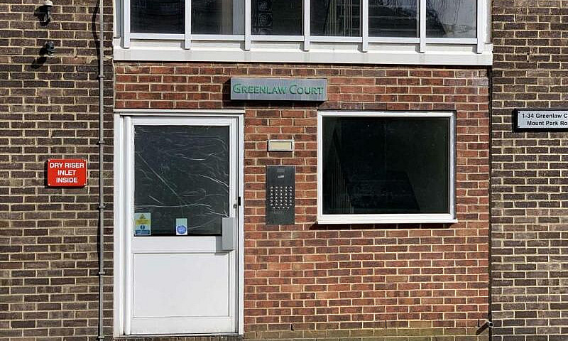 3 Bedrooms In Greenl...