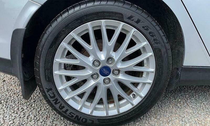 Ford Focus Zetec 1.6...