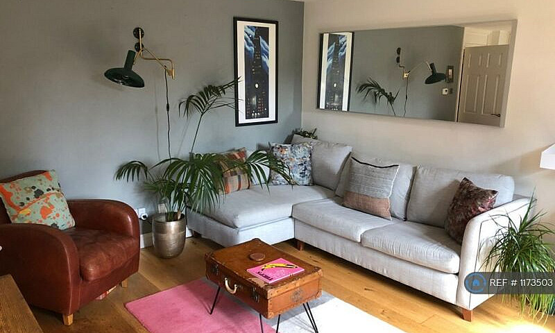 1 Bedroom Flat In Ha...