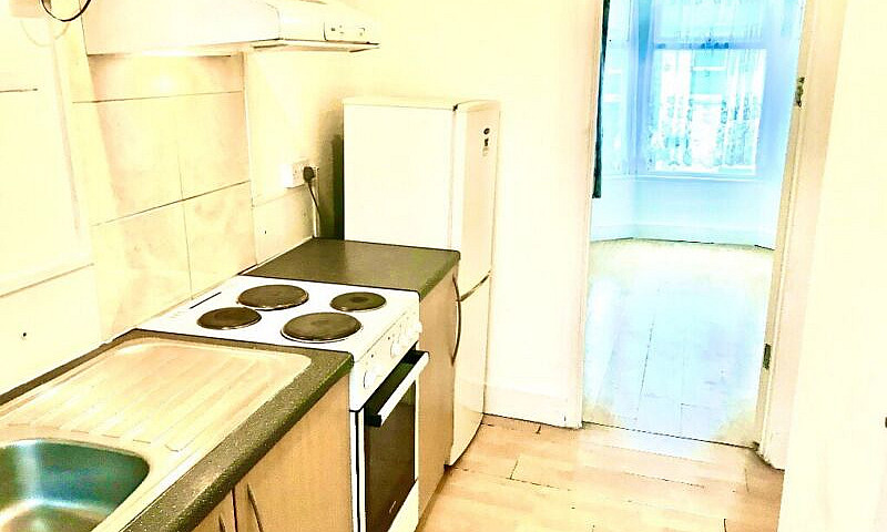 Studio Flat To Let A...