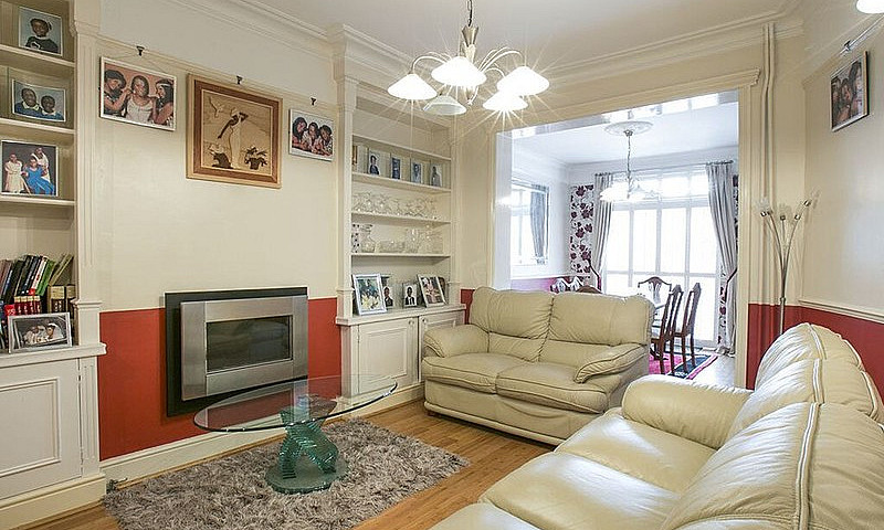 4 Bedrooms House To ...