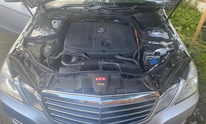 Mercedes-Benz, E Cla...