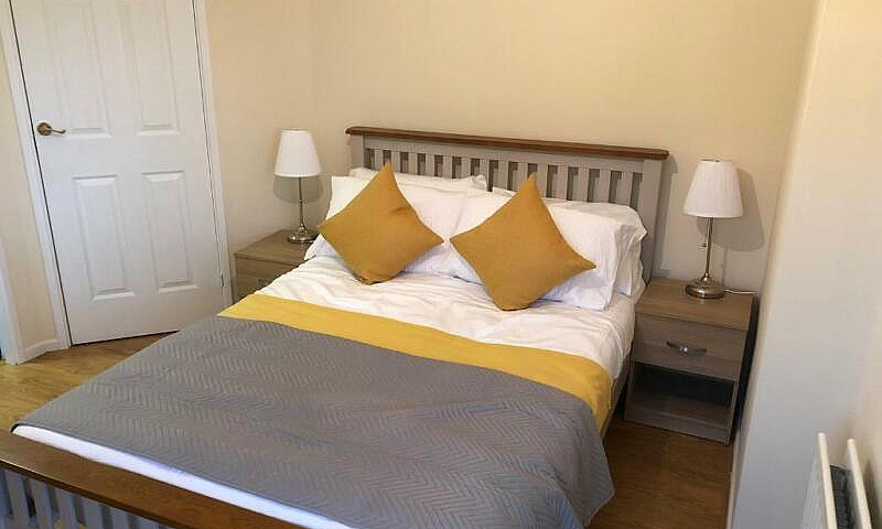 Large 4/5 Bedroom Ho...