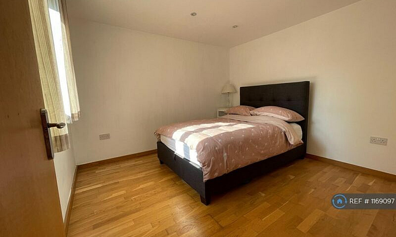 1 Bedroom Flat In Wh...