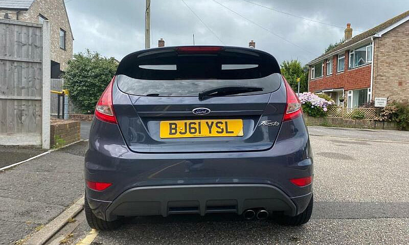 Ford Fiesta Metal...