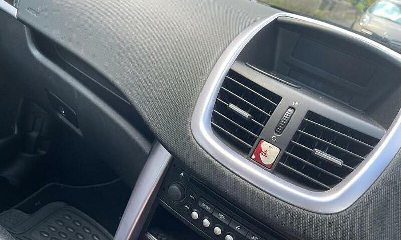Stunning Peugeot 207...