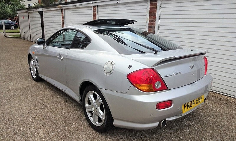 2004 Hyundai Coupe 2...