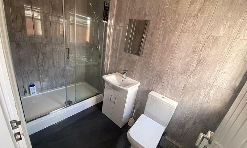 24Hrs Move In Availa...