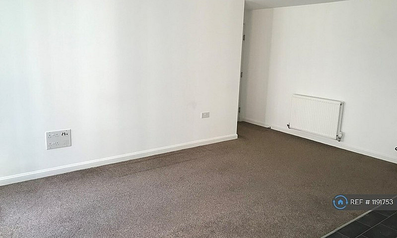 2 Bedroom Flat In Pa...