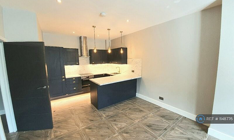 1 Bedroom Flat In Am...