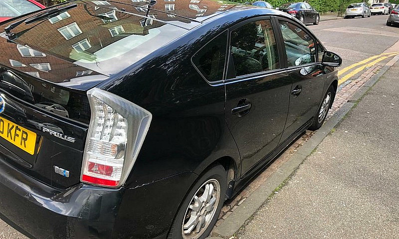 Toyota Prius ...
