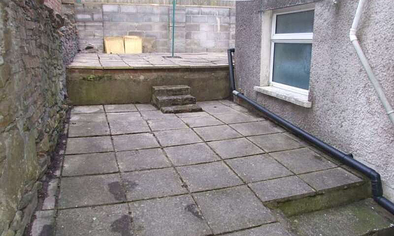 1 Bedroom Flat In Ri...