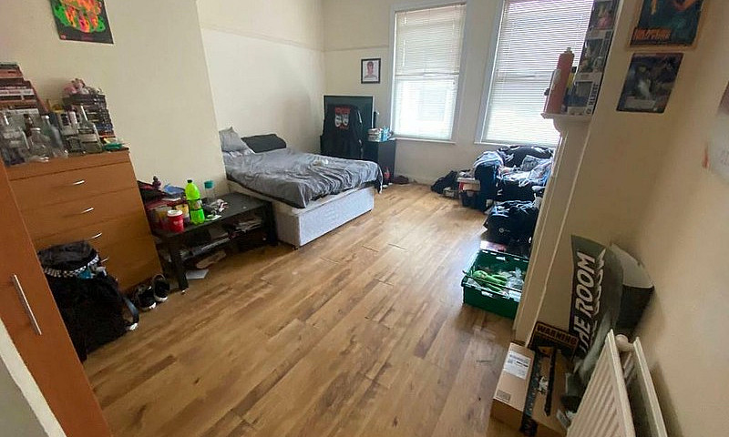 5 Bedroom Flat In Pa...