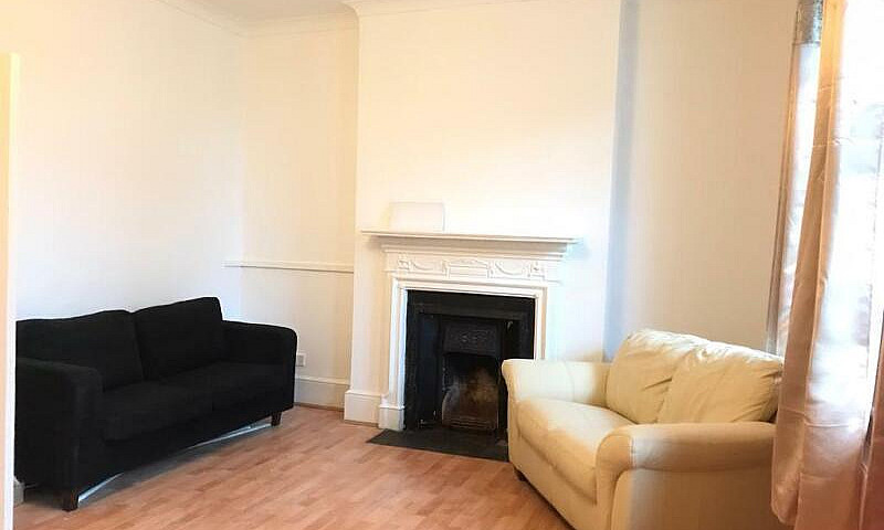 2 Bed Beautiful Flat...