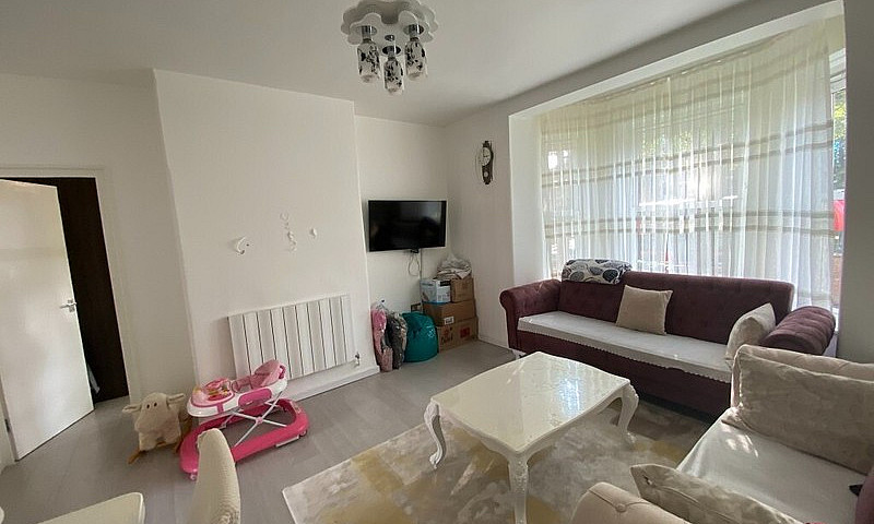2 Dbl Bed Immaculate...