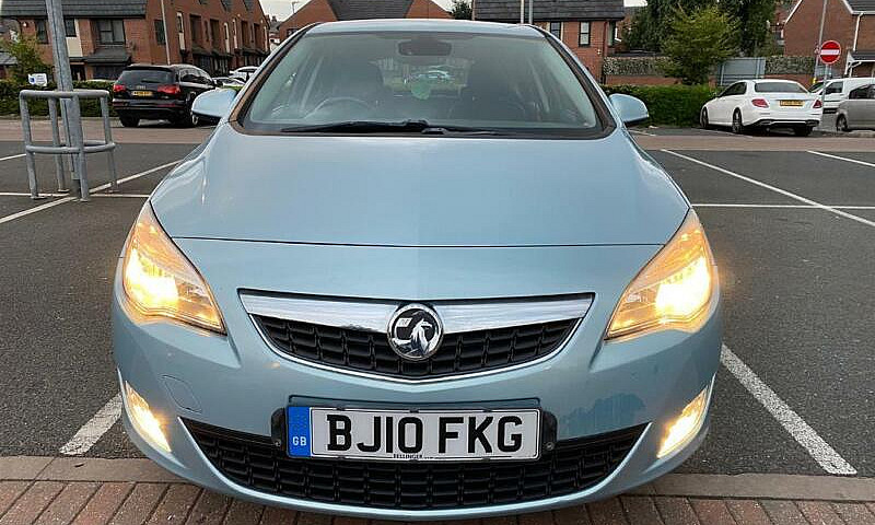 2010 Vauxhall Astra ...
