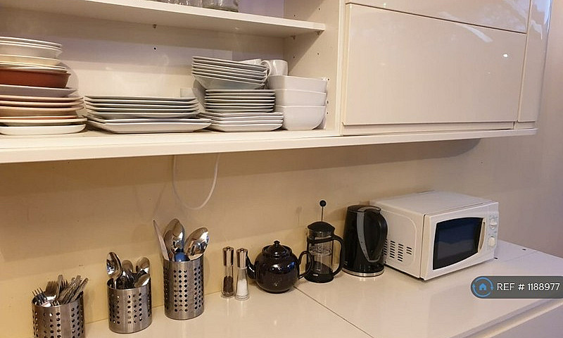 1 Bedroom In Davenpo...
