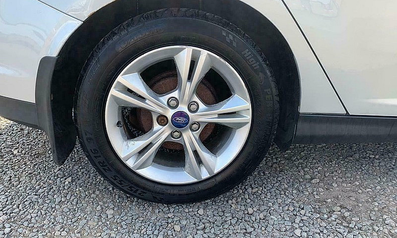 Ford Focus Zetec 1.6...