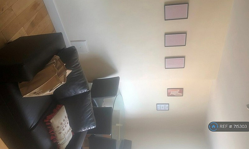 2 Bedroom Flat In Li...