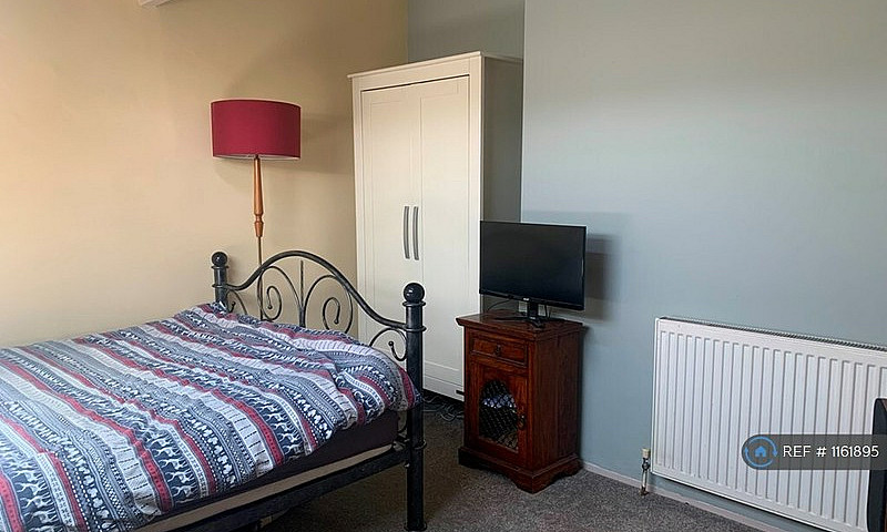 1 Bedroom In Cross F...