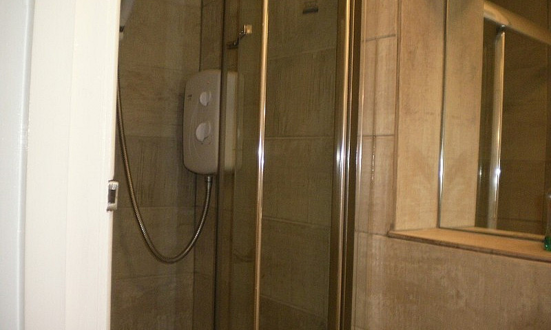 Spacious 1-Bed Conve...