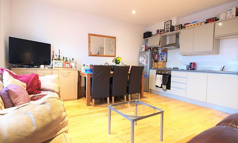 A Large 1 Bedroom Fl...
