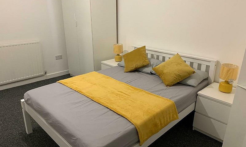 Modern Double Room I...