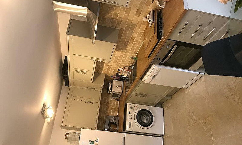 3 Bedroom House In A...