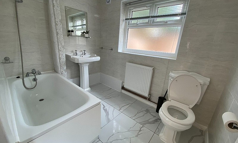 Newly Refurbished 3/...