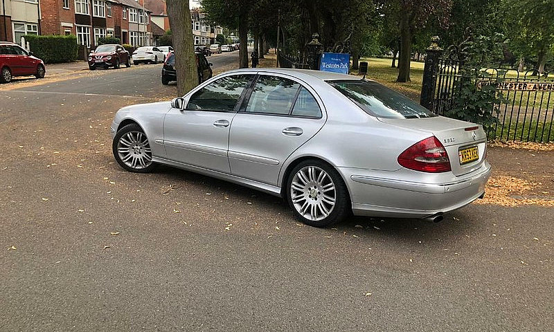 Mercedes E Class E32...