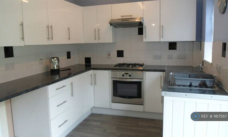 3 Bedroom House In B...