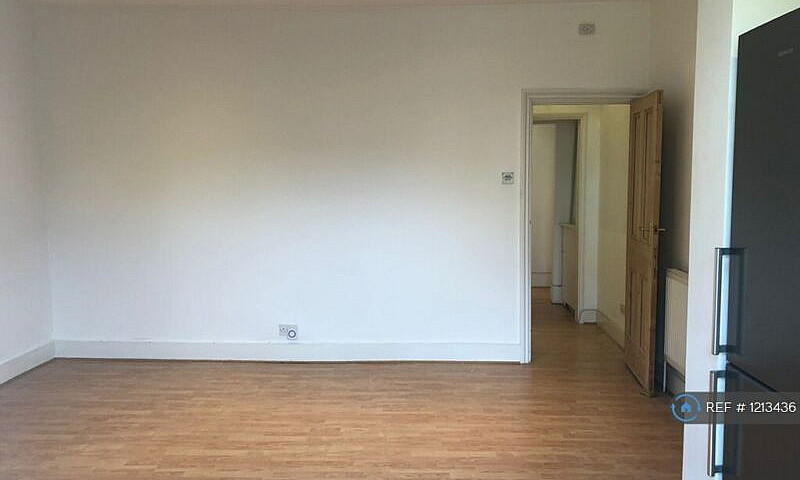 1 Bedroom Flat In Se...