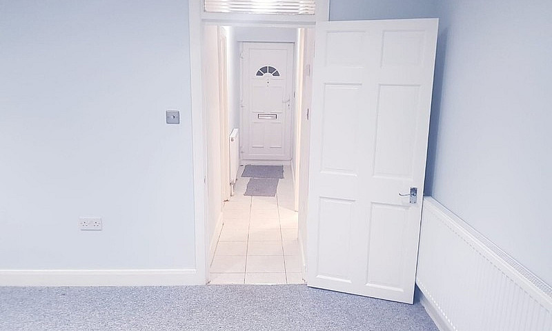 2 Bed Flat On Church...