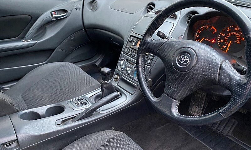 2005 Toyota Celica 1...