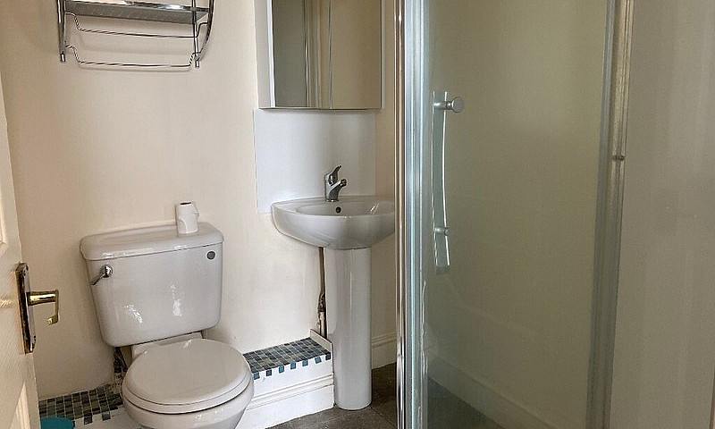 Large Ground Floor S...