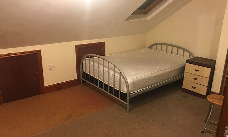 Four Bedrooms Flat T...