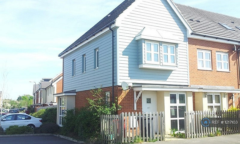 2 Bedroom House In E...