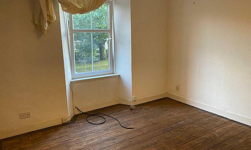 1 Bedroom Flat For S...