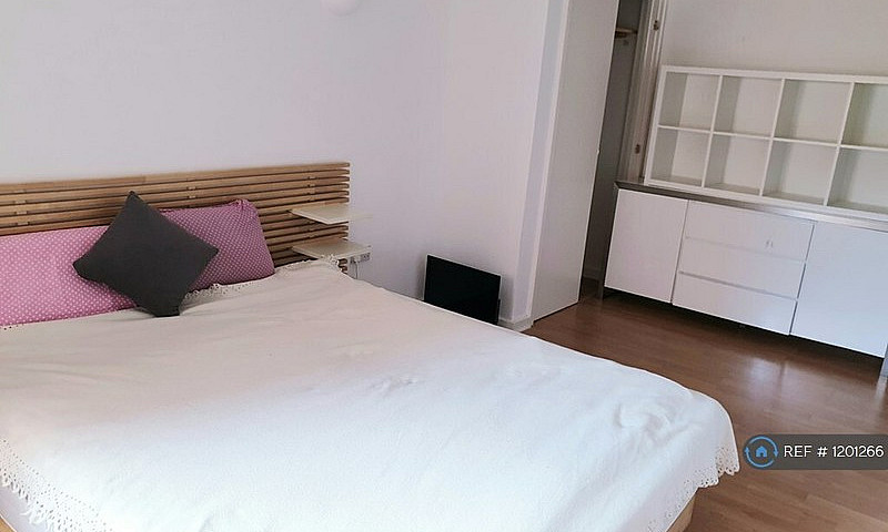 2 Bedroom Flat In Al...