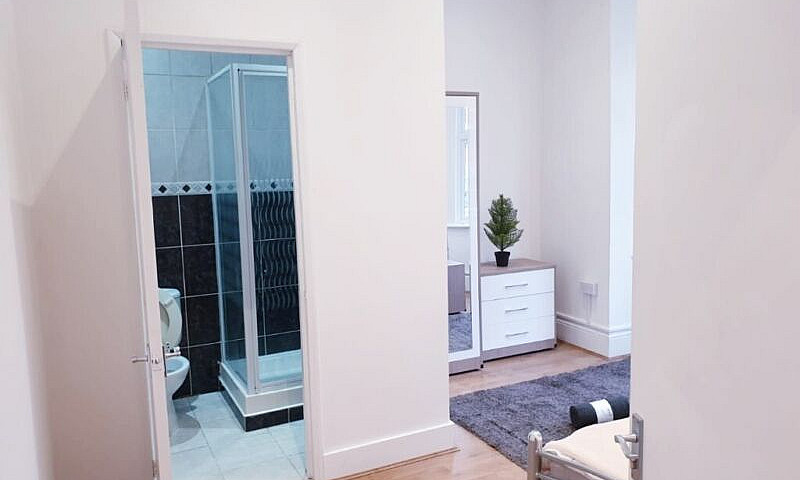 Ensuite Room In Nw26...
