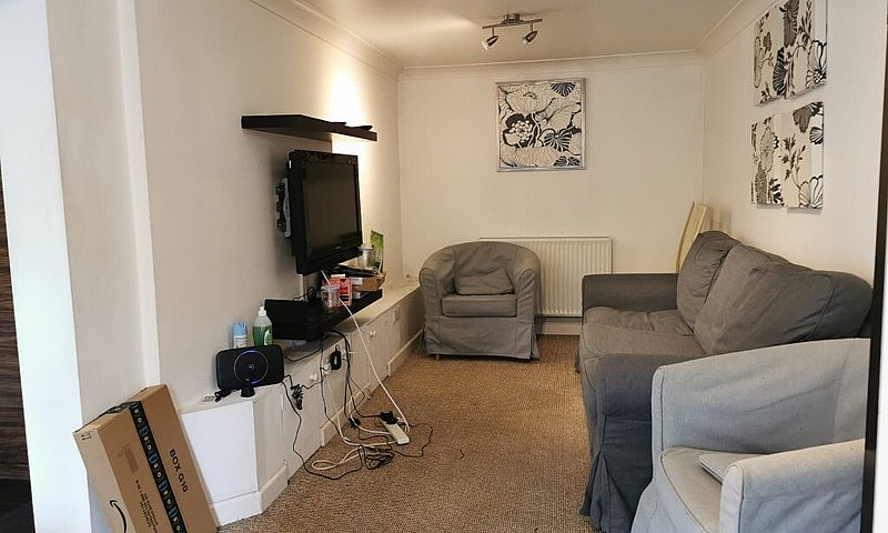 ***Flat Share***All ...