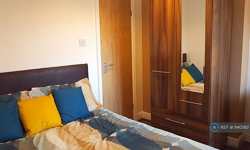 1 Bedroom In Holt Ro...