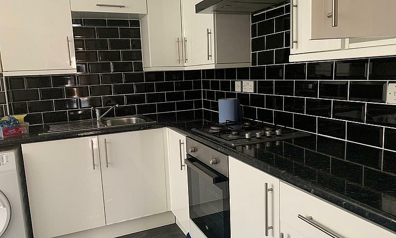 1 Bedroom Flat With ...