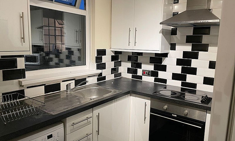 2 Bedroom Flat ...